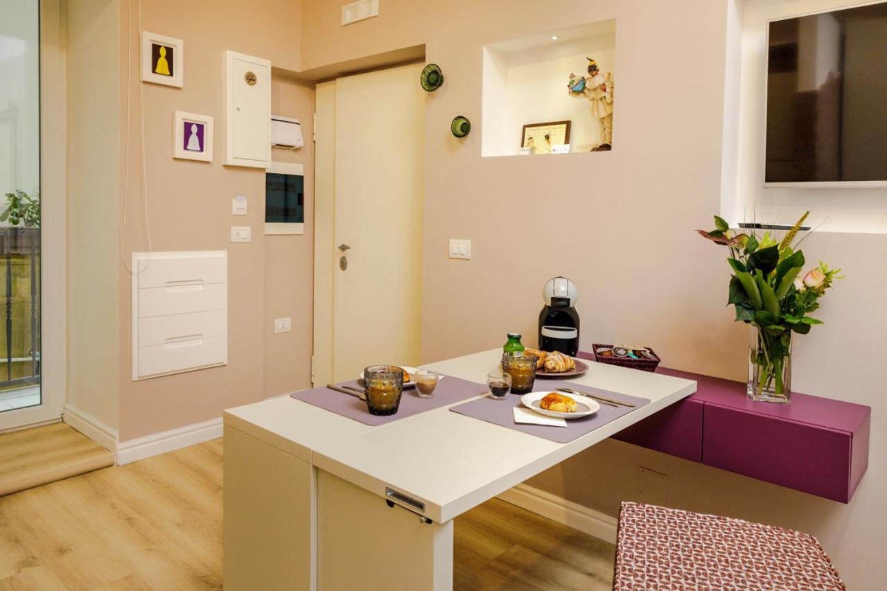 Vicky'S Luxury Guesthouse Napoli Eksteriør billede