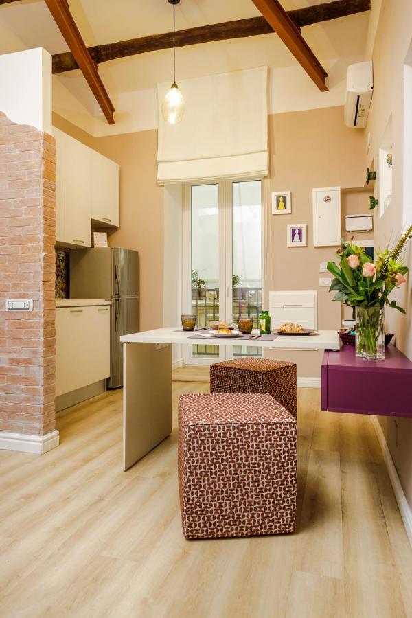 Vicky'S Luxury Guesthouse Napoli Eksteriør billede
